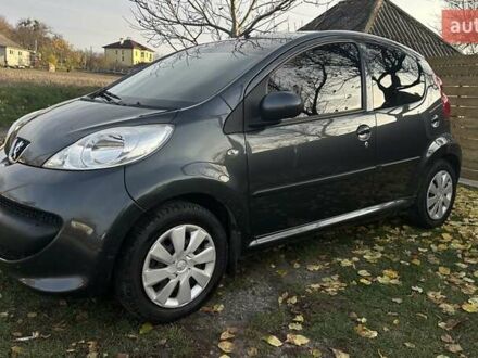 Серый Пежо 107, объемом двигателя 1 л и пробегом 123 тыс. км за 5200 $, фото 1 на Automoto.ua