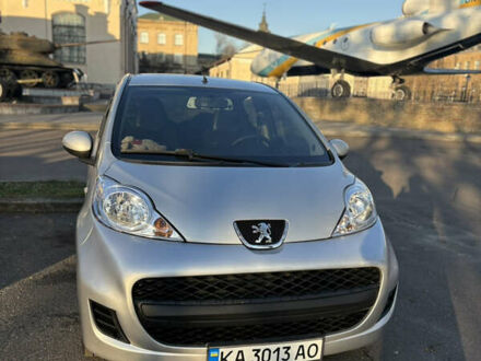 Серый Пежо 107, объемом двигателя 1 л и пробегом 187 тыс. км за 5500 $, фото 1 на Automoto.ua