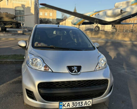 Серый Пежо 107, объемом двигателя 1 л и пробегом 187 тыс. км за 5500 $, фото 1 на Automoto.ua