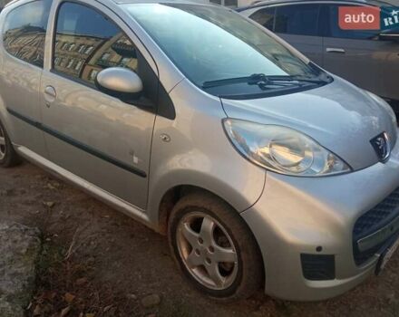 Серый Пежо 107, объемом двигателя 1 л и пробегом 75 тыс. км за 5800 $, фото 1 на Automoto.ua