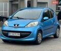 Синий Пежо 107, объемом двигателя 1 л и пробегом 147 тыс. км за 2777 $, фото 1 на Automoto.ua
