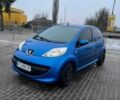 Синий Пежо 107, объемом двигателя 1 л и пробегом 304 тыс. км за 3400 $, фото 5 на Automoto.ua