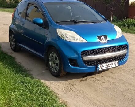 Синий Пежо 107, объемом двигателя 1 л и пробегом 170 тыс. км за 4400 $, фото 1 на Automoto.ua