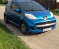 Синий Пежо 107, объемом двигателя 1 л и пробегом 170 тыс. км за 4400 $, фото 1 на Automoto.ua