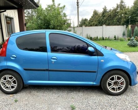 Синий Пежо 107, объемом двигателя 1 л и пробегом 230 тыс. км за 4400 $, фото 1 на Automoto.ua
