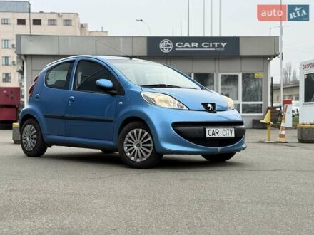 Синий Пежо 107, объемом двигателя 1 л и пробегом 197 тыс. км за 3999 $, фото 1 на Automoto.ua