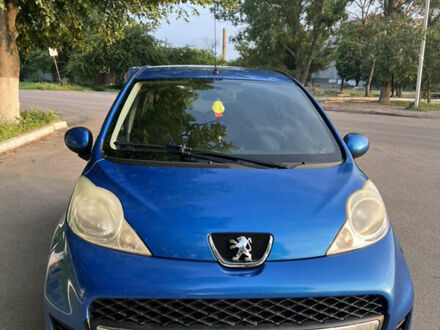 Синий Пежо 107, объемом двигателя 0.98 л и пробегом 98 тыс. км за 5600 $, фото 1 на Automoto.ua