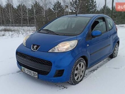 Синий Пежо 107, объемом двигателя 1 л и пробегом 58 тыс. км за 3555 $, фото 1 на Automoto.ua
