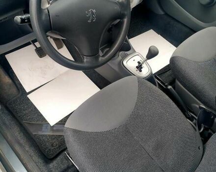 Зеленый Пежо 107, объемом двигателя 1 л и пробегом 110 тыс. км за 4500 $, фото 5 на Automoto.ua