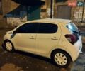 Білий Пежо 108, об'ємом двигуна 1 л та пробігом 202 тис. км за 5900 $, фото 2 на Automoto.ua