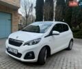 Белый Пежо 108, объемом двигателя 1 л и пробегом 117 тыс. км за 8900 $, фото 1 на Automoto.ua
