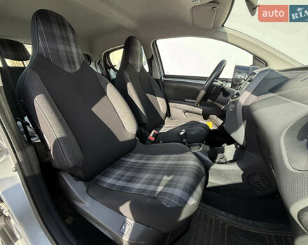 Сірий Пежо 108, об'ємом двигуна 1 л та пробігом 47 тис. км за 9250 $, фото 10 на Automoto.ua