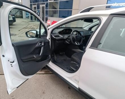 Белый Пежо 2008, объемом двигателя 1.2 л и пробегом 79 тыс. км за 11990 $, фото 17 на Automoto.ua