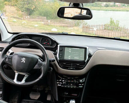 Білий Пежо 2008, об'ємом двигуна 1.2 л та пробігом 95 тис. км за 10600 $, фото 6 на Automoto.ua