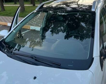 Білий Пежо 2008, об'ємом двигуна 1.2 л та пробігом 118 тис. км за 9000 $, фото 15 на Automoto.ua