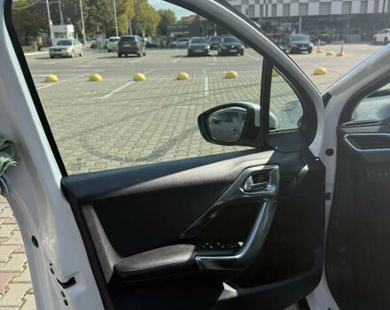 Белый Пежо 2008, объемом двигателя 1.2 л и пробегом 174 тыс. км за 6900 $, фото 12 на Automoto.ua