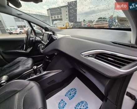 Пежо 2008 2014 у Івано-Франківську на Automoto.ua Білий Пежо 2008, об'ємом двигуна 1.2 л та пробігом 84 тис. км за 9999 $, фото 57 на Automoto.ua