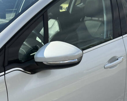 Белый Пежо 2008, объемом двигателя 1.2 л и пробегом 174 тыс. км за 6900 $, фото 11 на Automoto.ua