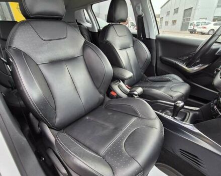 Пежо 2008 2014 у Івано-Франківську на Automoto.ua Білий Пежо 2008, об'ємом двигуна 1.2 л та пробігом 84 тис. км за 9999 $, фото 56 на Automoto.ua