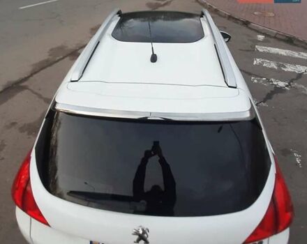 Белый Пежо 2008, объемом двигателя 1.6 л и пробегом 168 тыс. км за 10300 $, фото 4 на Automoto.ua