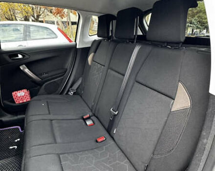 Пежо 2008 2014 у Львові на Automoto.ua Білий Пежо 2008, об'ємом двигуна 1.6 л та пробігом 120 тис. км за 9000 $, фото 11 на Automoto.ua