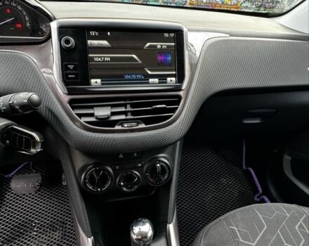 Пежо 2008 2014 у Львові на Automoto.ua Білий Пежо 2008, об'ємом двигуна 1.6 л та пробігом 120 тис. км за 8700 $, фото 4 на Automoto.ua