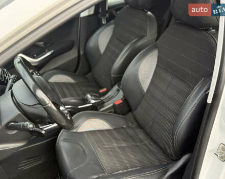 Білий Пежо 2008, об'ємом двигуна 1.2 л та пробігом 192 тис. км за 6999 $, фото 34 на Automoto.ua