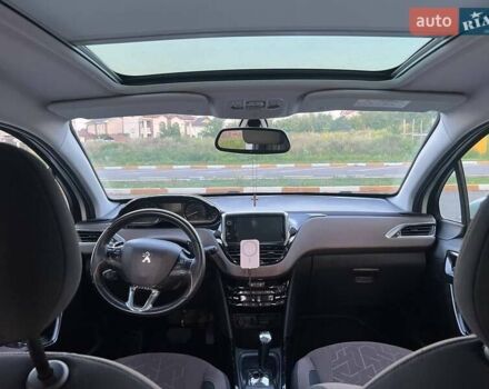 Білий Пежо 2008, об'ємом двигуна 1.2 л та пробігом 118 тис. км за 9000 $, фото 9 на Automoto.ua