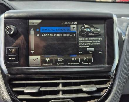 Пежо 2008 2014 у Івано-Франківську на Automoto.ua Білий Пежо 2008, об'ємом двигуна 1.2 л та пробігом 84 тис. км за 9999 $, фото 36 на Automoto.ua