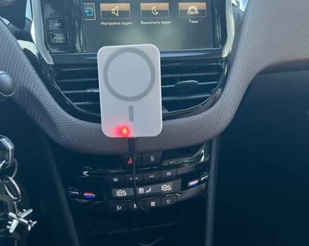 Білий Пежо 2008, об'ємом двигуна 1.2 л та пробігом 118 тис. км за 9000 $, фото 18 на Automoto.ua