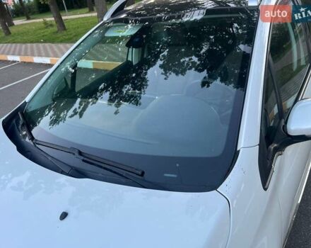 Білий Пежо 2008, об'ємом двигуна 1.2 л та пробігом 118 тис. км за 9000 $, фото 3 на Automoto.ua