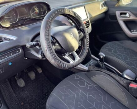 Білий Пежо 2008, об'ємом двигуна 1.6 л та пробігом 141 тис. км за 7600 $, фото 3 на Automoto.ua