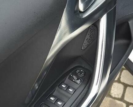 Білий Пежо 2008, об'ємом двигуна 1.2 л та пробігом 84 тис. км за 9999 $, фото 23 на Automoto.ua