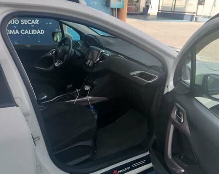 Белый Пежо 2008, объемом двигателя 1.2 л и пробегом 130 тыс. км за 6975 $, фото 4 на Automoto.ua