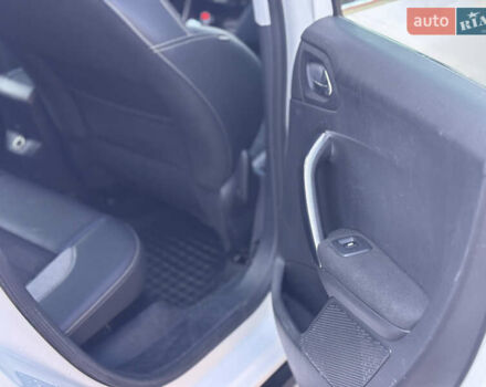 Белый Пежо 2008, объемом двигателя 1.56 л и пробегом 234 тыс. км за 11000 $, фото 20 на Automoto.ua