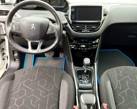 Пежо 2008 2016 у Житомирі на Automoto.ua Білий Пежо 2008, об'ємом двигуна 1.2 л та пробігом 96 тис. км за 11200 $, фото 12 на Automoto.ua