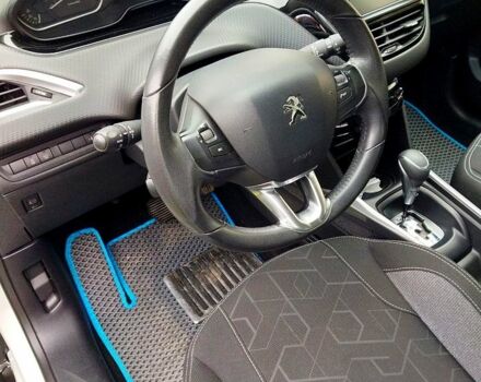 Пежо 2008 2016 у Житомирі на Automoto.ua Білий Пежо 2008, об'ємом двигуна 1.2 л та пробігом 96 тис. км за 11200 $, фото 7 на Automoto.ua