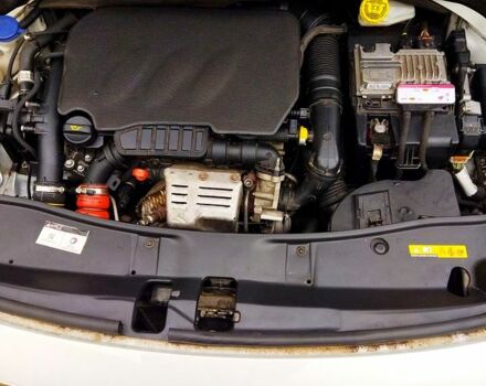 Пежо 2008 2016 у Житомирі на Automoto.ua Білий Пежо 2008, об'ємом двигуна 1.2 л та пробігом 96 тис. км за 11200 $, фото 10 на Automoto.ua