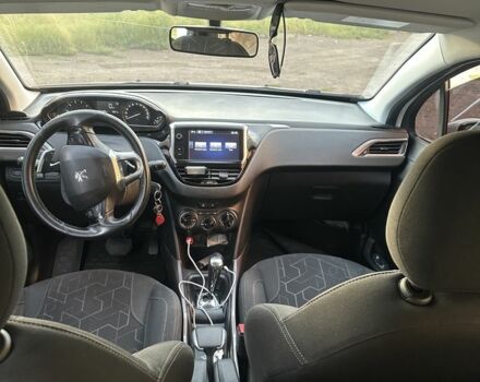 Пежо 2008 2016 у Києві на Automoto.ua Білий Пежо 2008, об'ємом двигуна 1.2 л та пробігом 180 тис. км за 6500 $, фото 6 на Automoto.ua