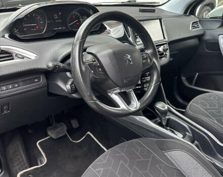 Белый Пежо 2008, объемом двигателя 1.2 л и пробегом 108 тыс. км за 11200 $, фото 8 на Automoto.ua