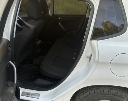 Пежо 2008 2016 у Києві на Automoto.ua Білий Пежо 2008, об'ємом двигуна 1.2 л та пробігом 180 тис. км за 6500 $, фото 4 на Automoto.ua