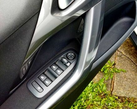 Пежо 2008 2016 у Житомирі на Automoto.ua Білий Пежо 2008, об'ємом двигуна 1.2 л та пробігом 96 тис. км за 11200 $, фото 9 на Automoto.ua