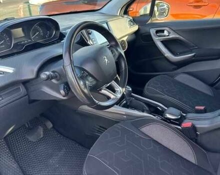 Белый Пежо 2008, объемом двигателя 1.2 л и пробегом 75 тыс. км за 10953 $, фото 3 на Automoto.ua