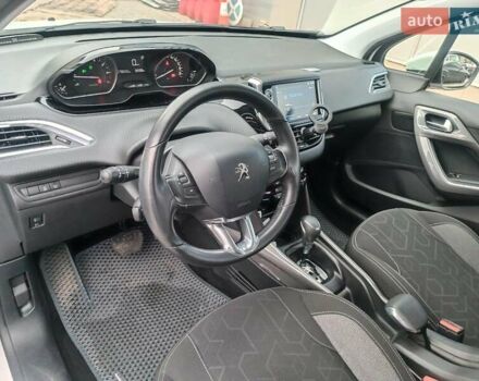 Белый Пежо 2008, объемом двигателя 1.2 л и пробегом 79 тыс. км за 11990 $, фото 19 на Automoto.ua