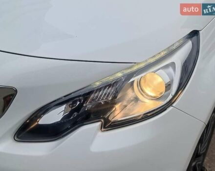 Белый Пежо 2008, объемом двигателя 1.2 л и пробегом 79 тыс. км за 11990 $, фото 3 на Automoto.ua