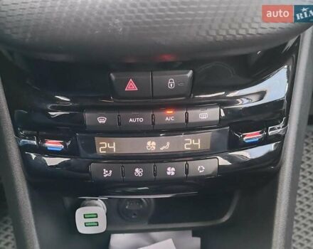 Белый Пежо 2008, объемом двигателя 1.2 л и пробегом 79 тыс. км за 11990 $, фото 26 на Automoto.ua