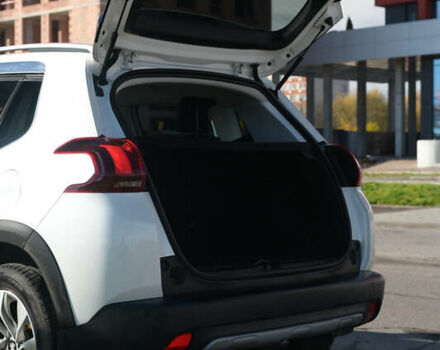 Пежо 2008 2017 у Львові на Automoto.ua Білий Пежо 2008, об'ємом двигуна 1.2 л та пробігом 89 тис. км за 11300 $, фото 9 на Automoto.ua