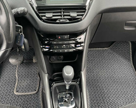 Білий Пежо 2008, об'ємом двигуна 1.2 л та пробігом 90 тис. км за 11299 $, фото 18 на Automoto.ua