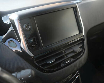 Пежо 2008 2017 у Львові на Automoto.ua Білий Пежо 2008, об'ємом двигуна 1.2 л та пробігом 89 тис. км за 11300 $, фото 21 на Automoto.ua