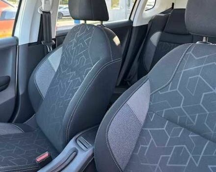 Белый Пежо 2008, объемом двигателя 1.2 л и пробегом 75 тыс. км за 10953 $, фото 4 на Automoto.ua